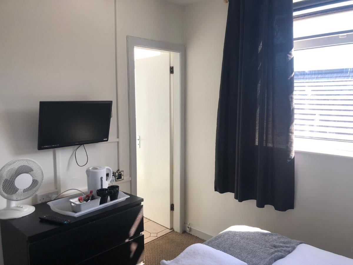 Ultimate Family Guest House Blackpool Exterior photo