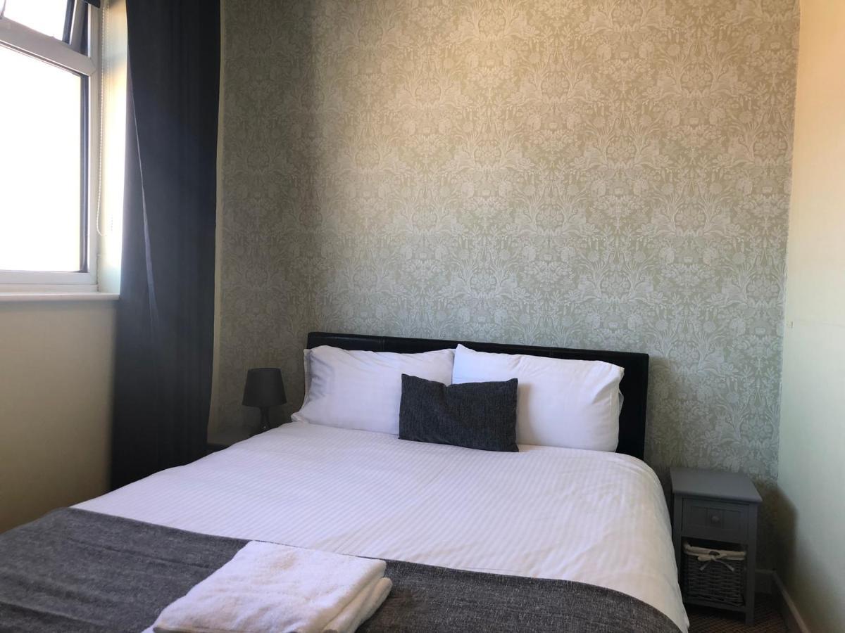 Ultimate Family Guest House Blackpool Exterior photo