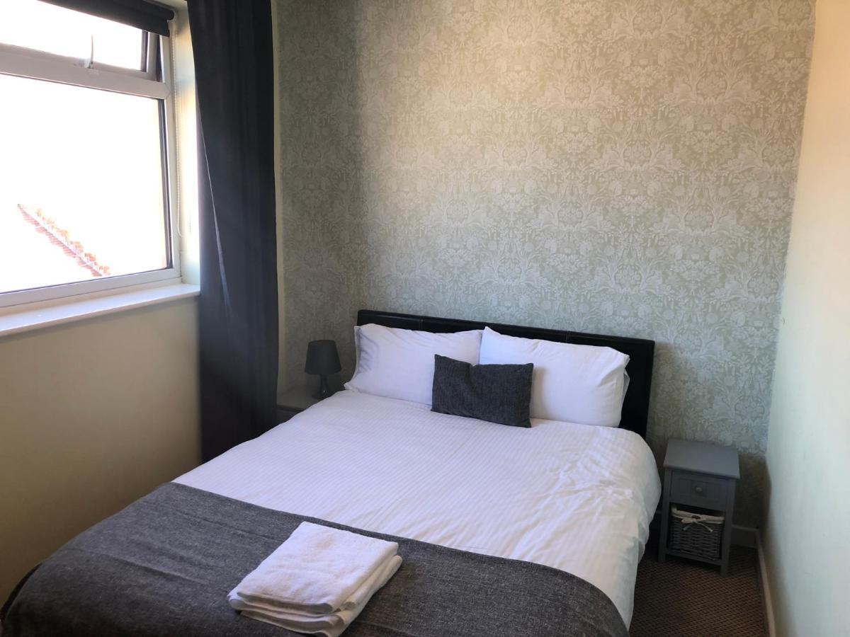 Ultimate Family Guest House Blackpool Exterior photo